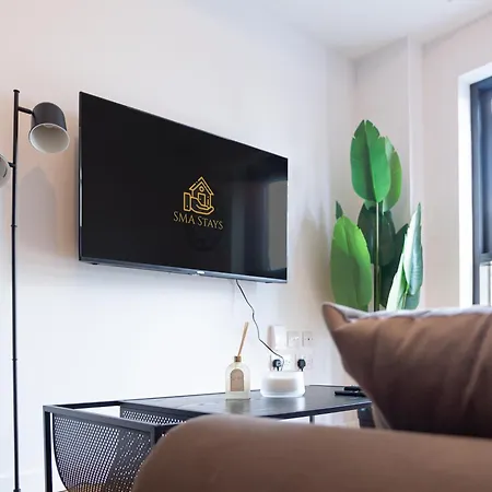 アパート Elegant Riverside Penthouse With City Views *