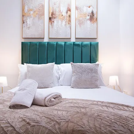 アパート Elegant Riverside Penthouse With City Views